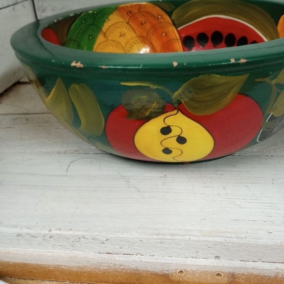 Lacquered Mexican Folk Art Wood Bowl, Artisan Bowl, Unique Hand Painted Fruit - Picture 4 of 10
